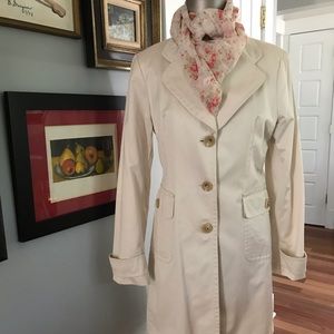 🌸BR trench🌼 This is a very pretty one,  EUC M